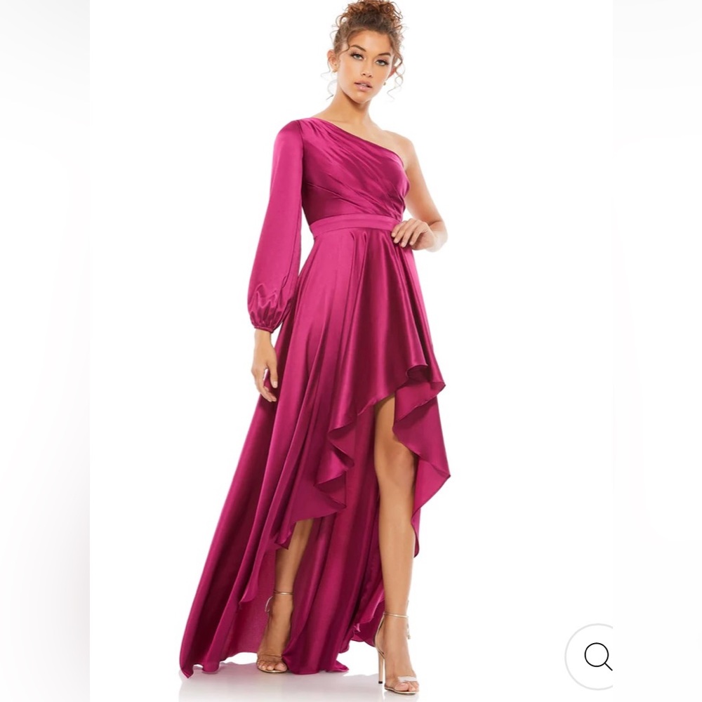 Mac Duggal high low one shoulder flowy gown 6 Berry NWT Ieena